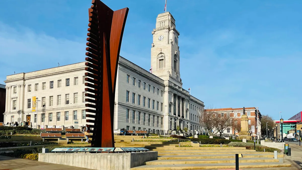 Barnsley Town Hall. Photograph by Dave Pickersgill, CC BY-SA 2.0.