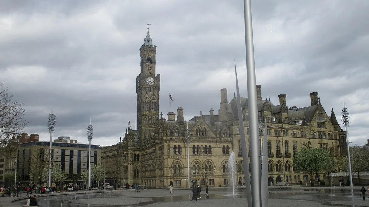 Bradford City Hall. Photograph by Mtaylor848, CC BY-SA 4.0.