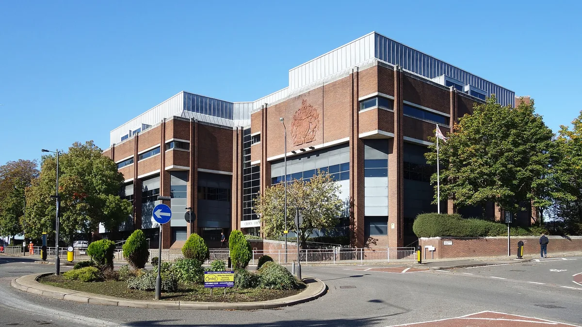 Harrow Crown Court. Photograph by Des Blenkinsopp, CC BY-SA 2.0.