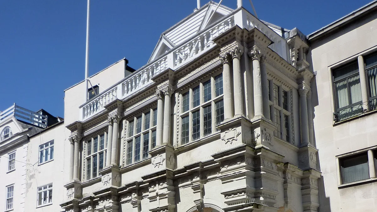 Exeter Guildhall. Photograph by Franzfoto, CC BY-SA 3.0.