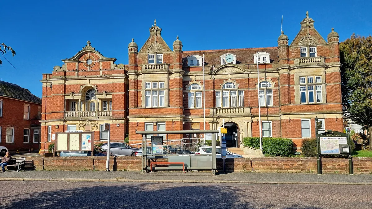 Bexhill Town Hall. Photograph by HJ Mitchell, CC BY 4.0.
