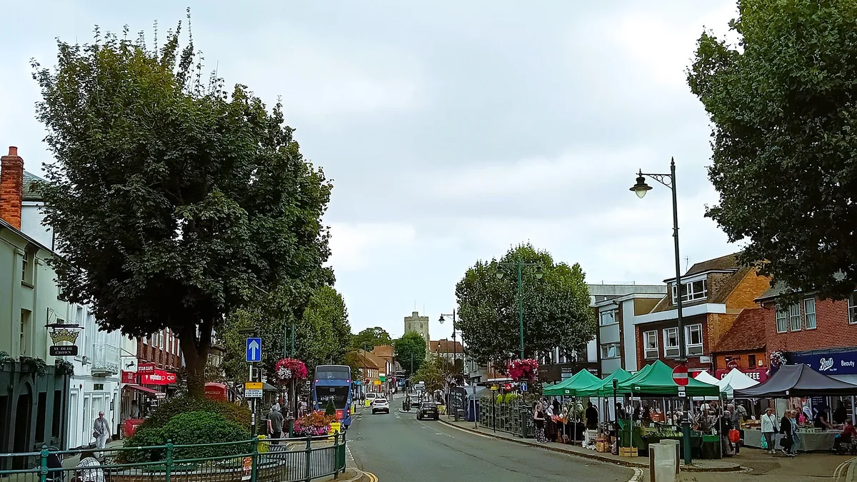 Rayleigh High Street. Photograph by Richard Kelly, CC BY 4.0.