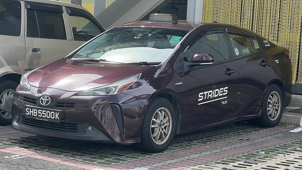 A Strides taxi in Singapore. Photograph by S5A-0043, CC BY 4.0.