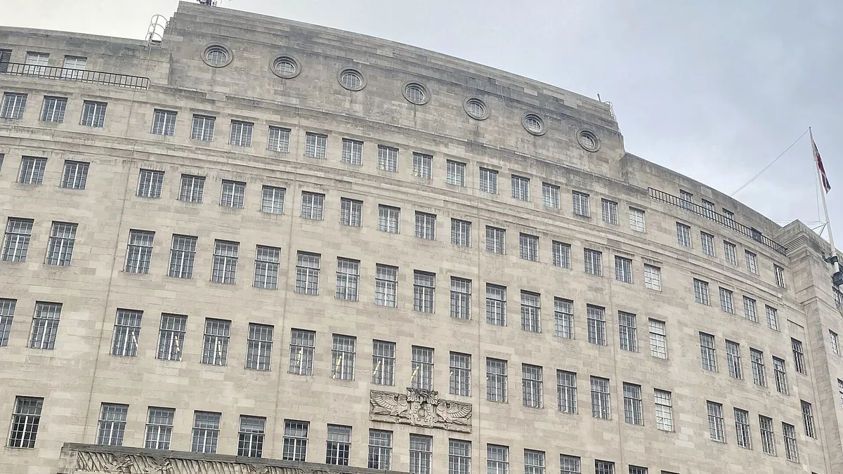 Broadcasting House in London. Photograph by No Swan So Fine, CC BY-SA 4.0.