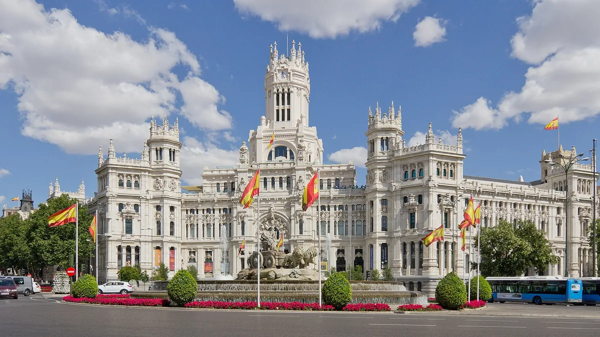 The Palacio de Comunicaciones in Madrid. Photograph by Carlos Delgado, CC BY-SA 3.0.