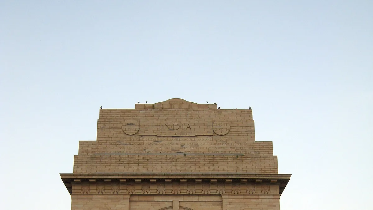 India Gate in New Delhi. Photograph by Subeesh Balan, CC BY-SA 3.0.