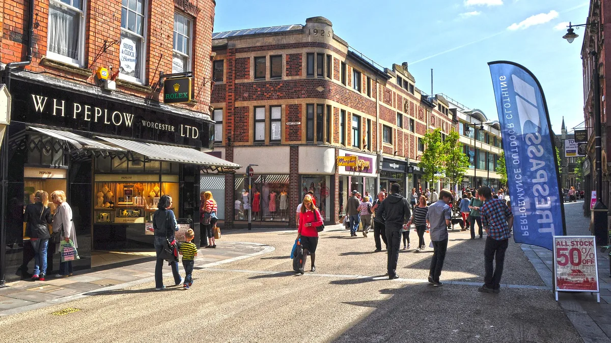 Worcester High Street. Photograph by Lewis Clarke, CC BY-SA 2.0.