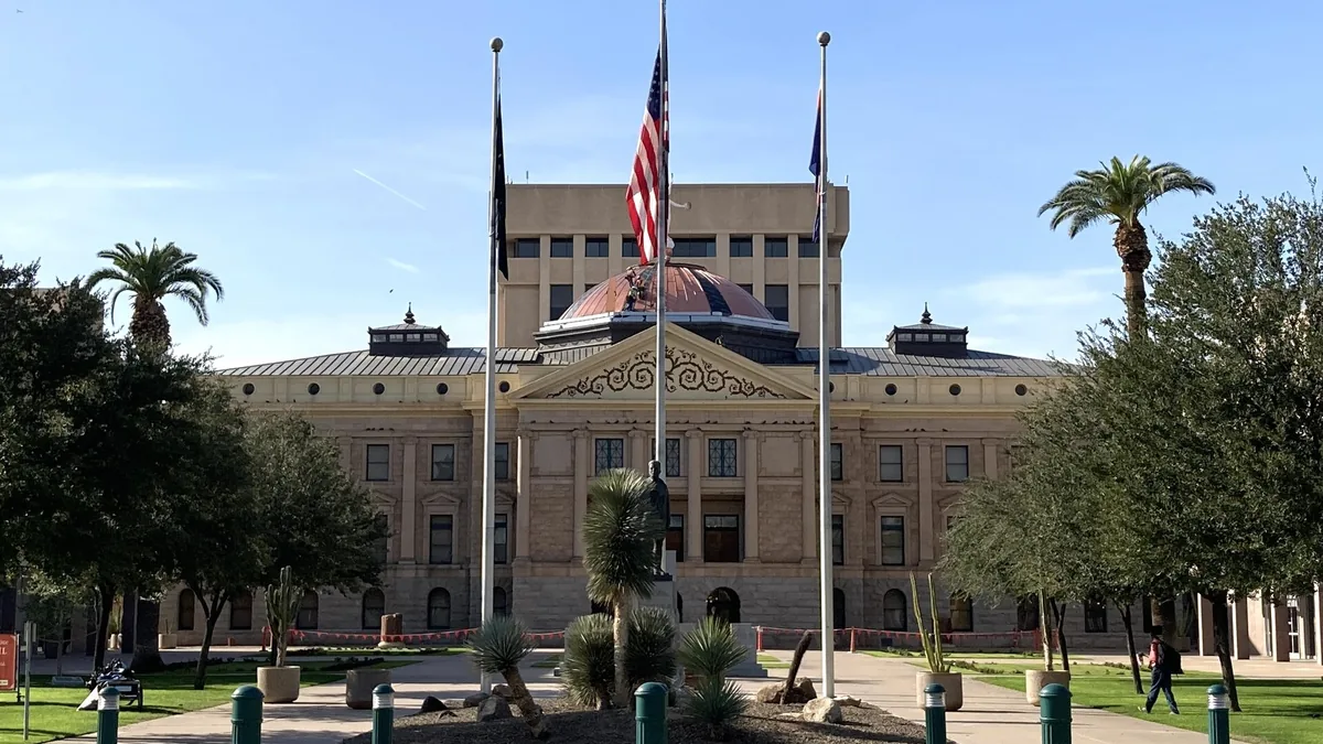 The Arizona State Capitol in Phoenix. Photograph by David Jiang, CC BY-SA 4.0.