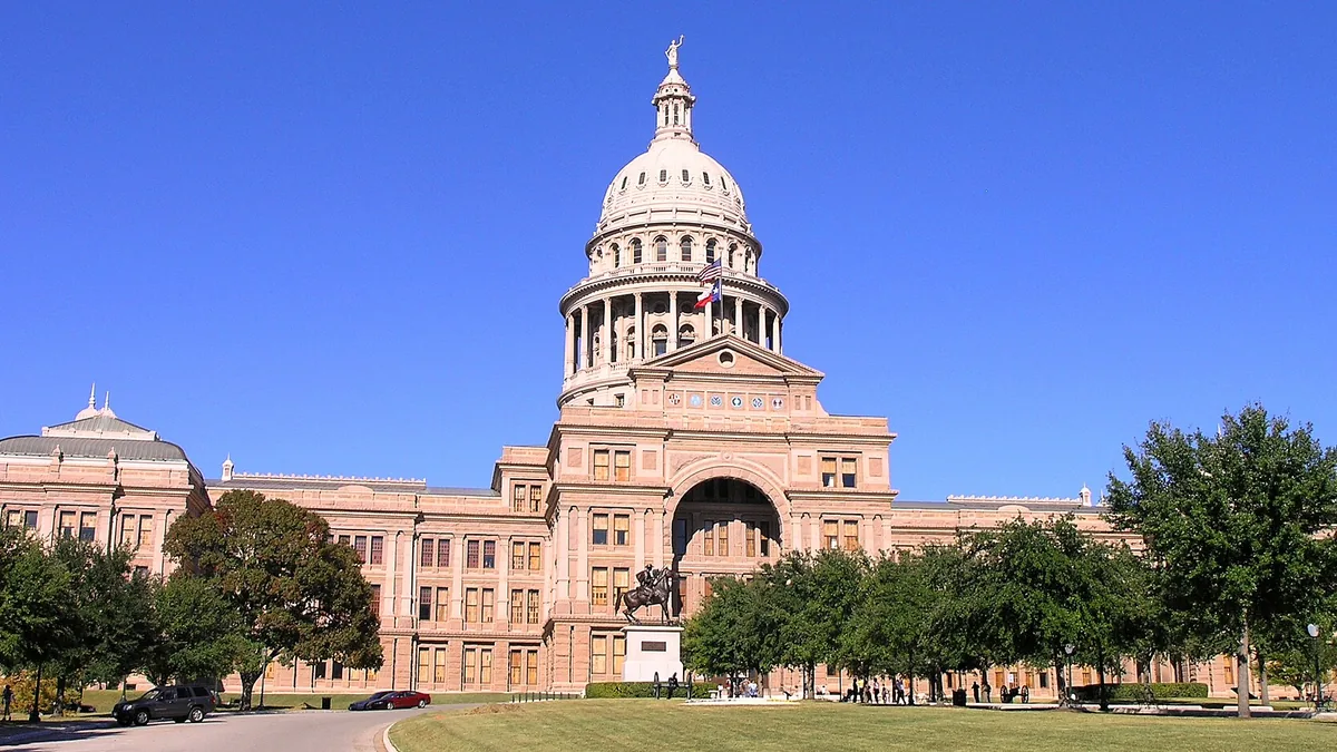 The Texas State Capitol in Austin. Photograph by Daniel Mayer, CC BY-SA 3.0.