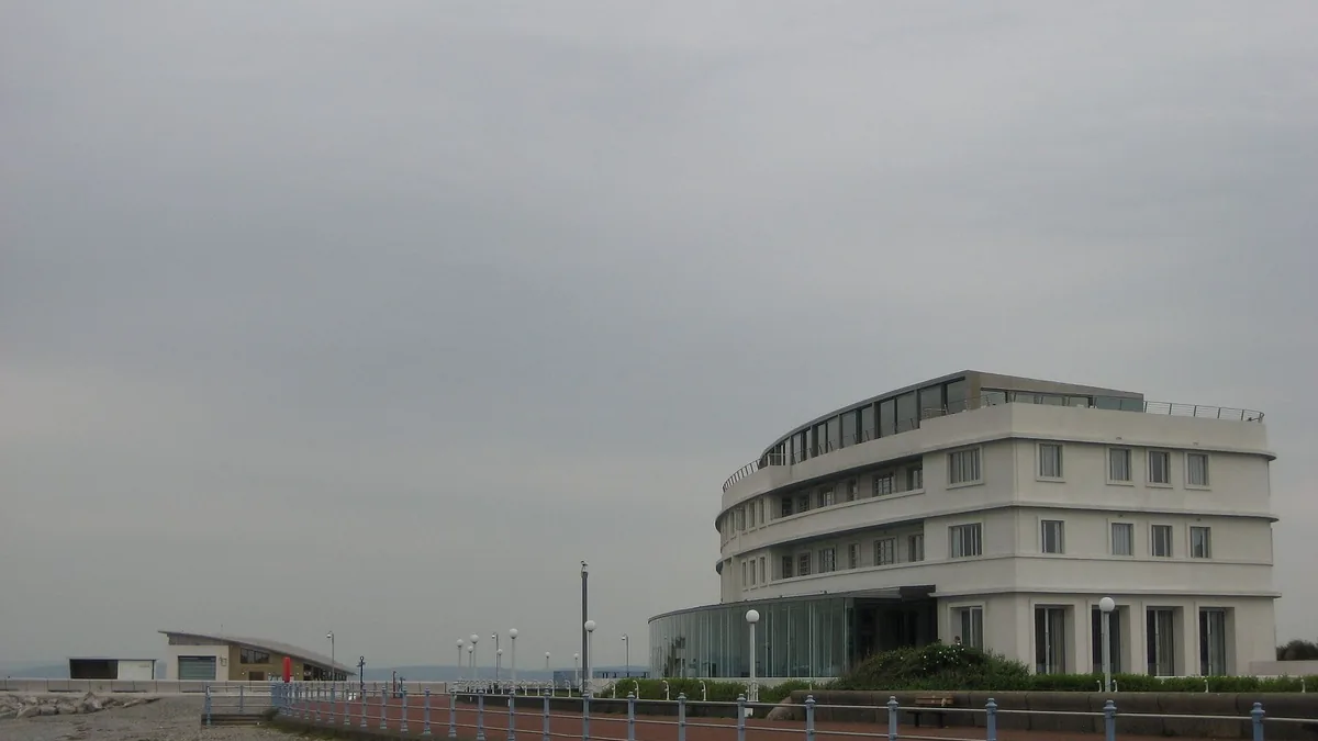 The Midland Hotel in Morecambe. Photograph by Jhsteel, CC BY-SA 3.0.