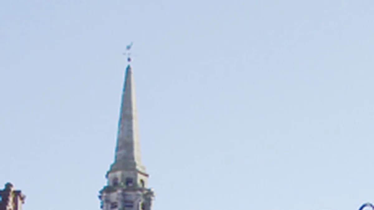 The steeple on Falkirk High Street. Photograph by Kevin Rae, CC BY-SA 2.0.