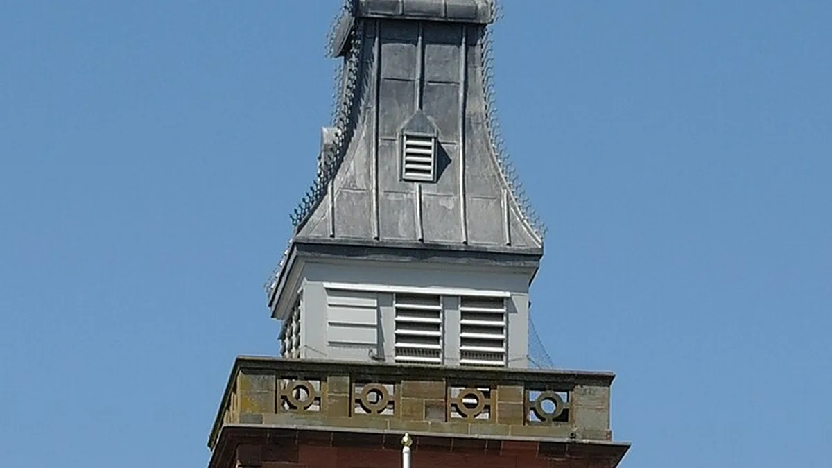 The Midsteeple in Dumfries. Photograph by MSDMSD, CC BY-SA 3.0.