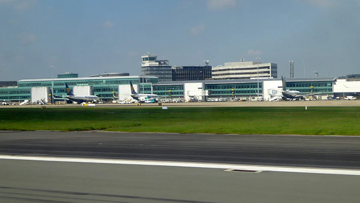 Manchester Airport. Photograph by David Dixon, CC BY-SA 2.0.