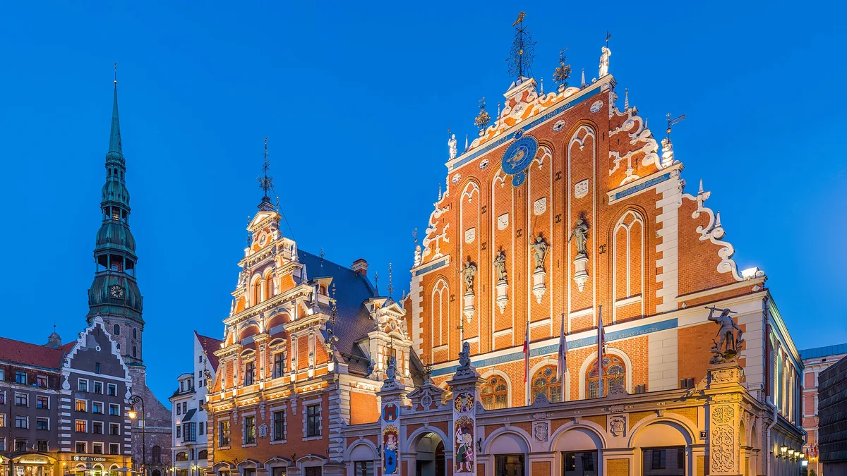 The House of the Blackheads in Riga. Photograph by Diliff, CC BY-SA 3.0.
