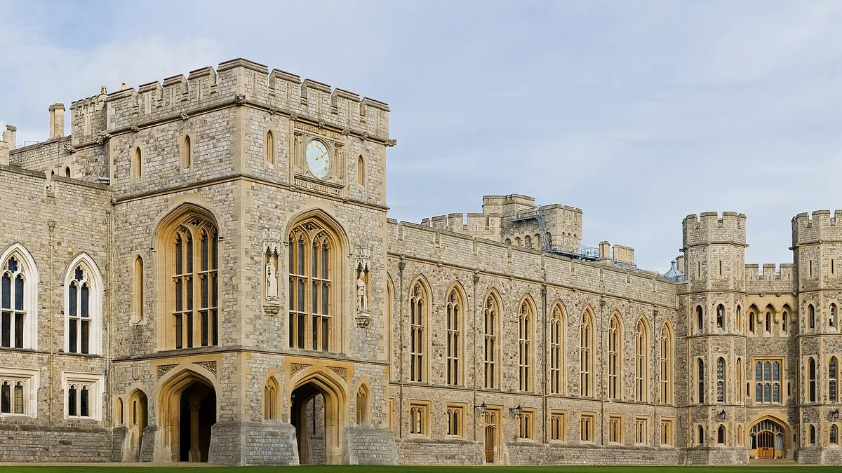 Windsor Castle. Photograph by Diliff, CC BY 3.0.