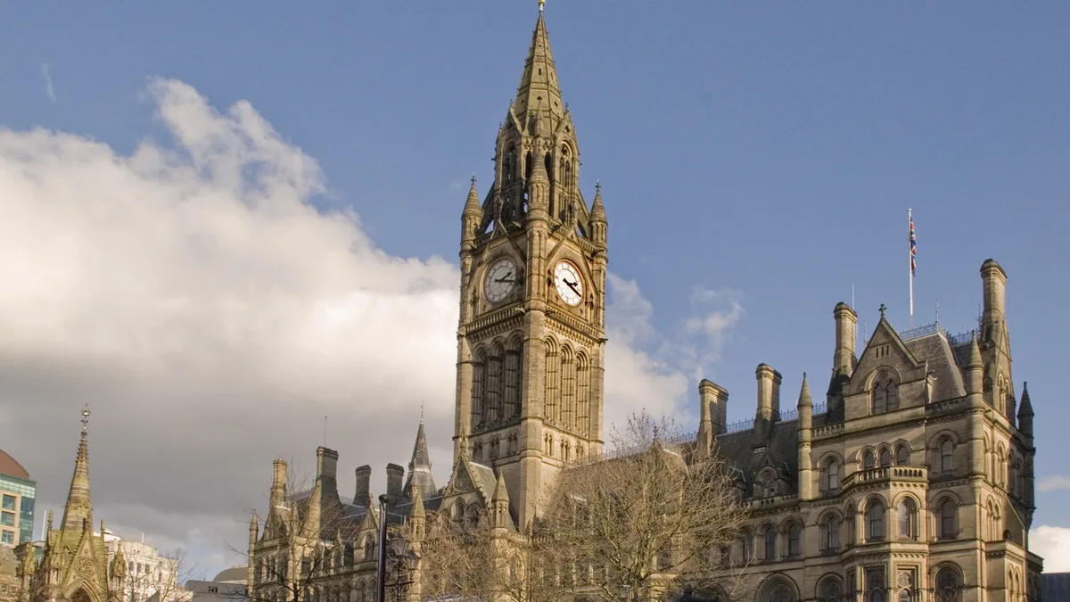 Manchester Town Hall. Photograph by Mark Andrew, CC BY 2.0.