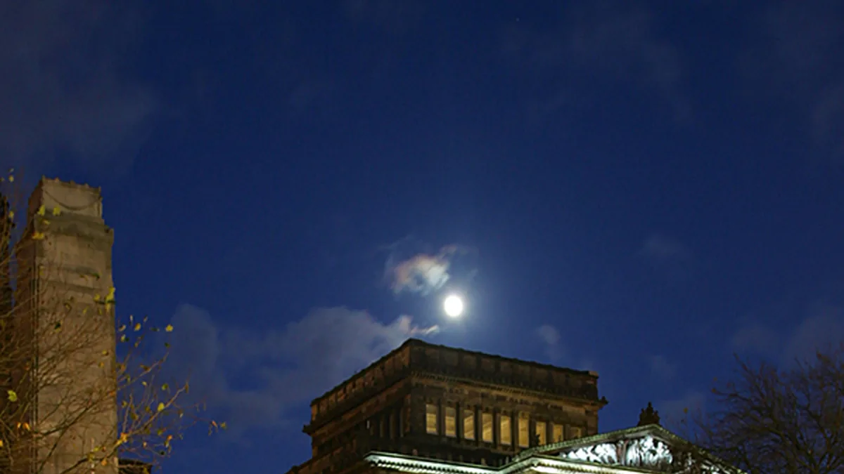 The Harris Museum in Preston. Photograph by Dave Wilson, CC BY-SA 3.0.
