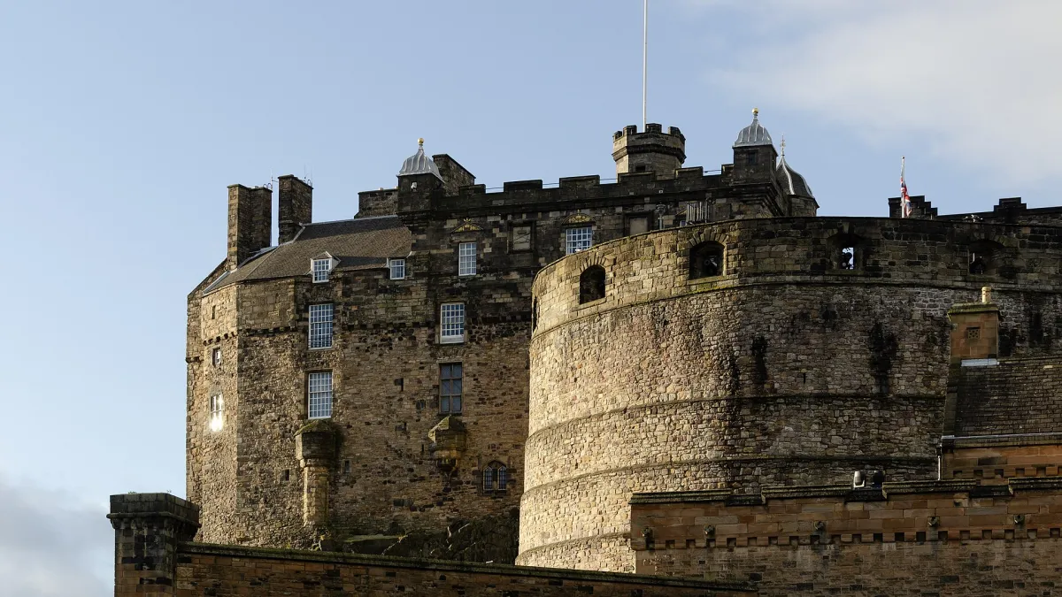 Edinburgh Castle. Photograph by Peulle, CC BY 4.0.