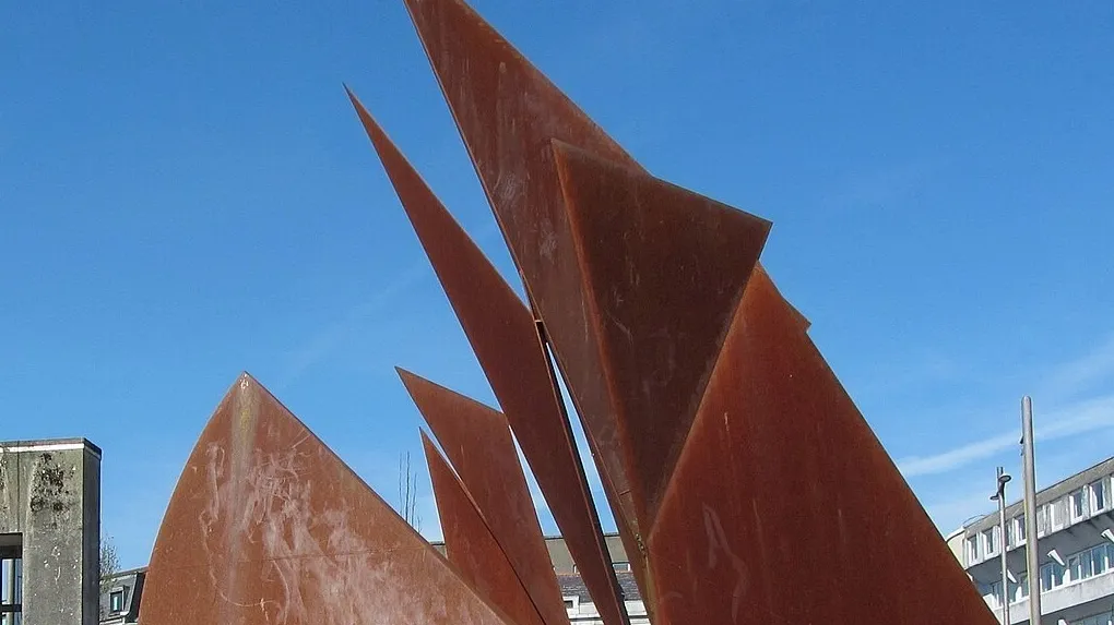 The Galway Hookers sculpture in Eyre Square. Photograph by Gareth James, CC BY-SA 2.0.