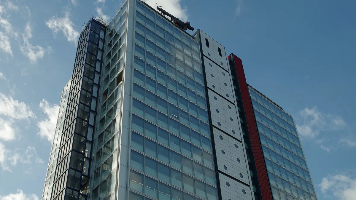 Looking up at Transport for London's office at 5 Endeavour Square in Stratford. Photograph by Matt Buck, CC BY-SA 2.0.