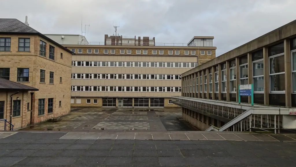 Kirklees Magistrates' Court in Huddersfield. Photograph by DS Pugh, CC BY-SA 2.0.