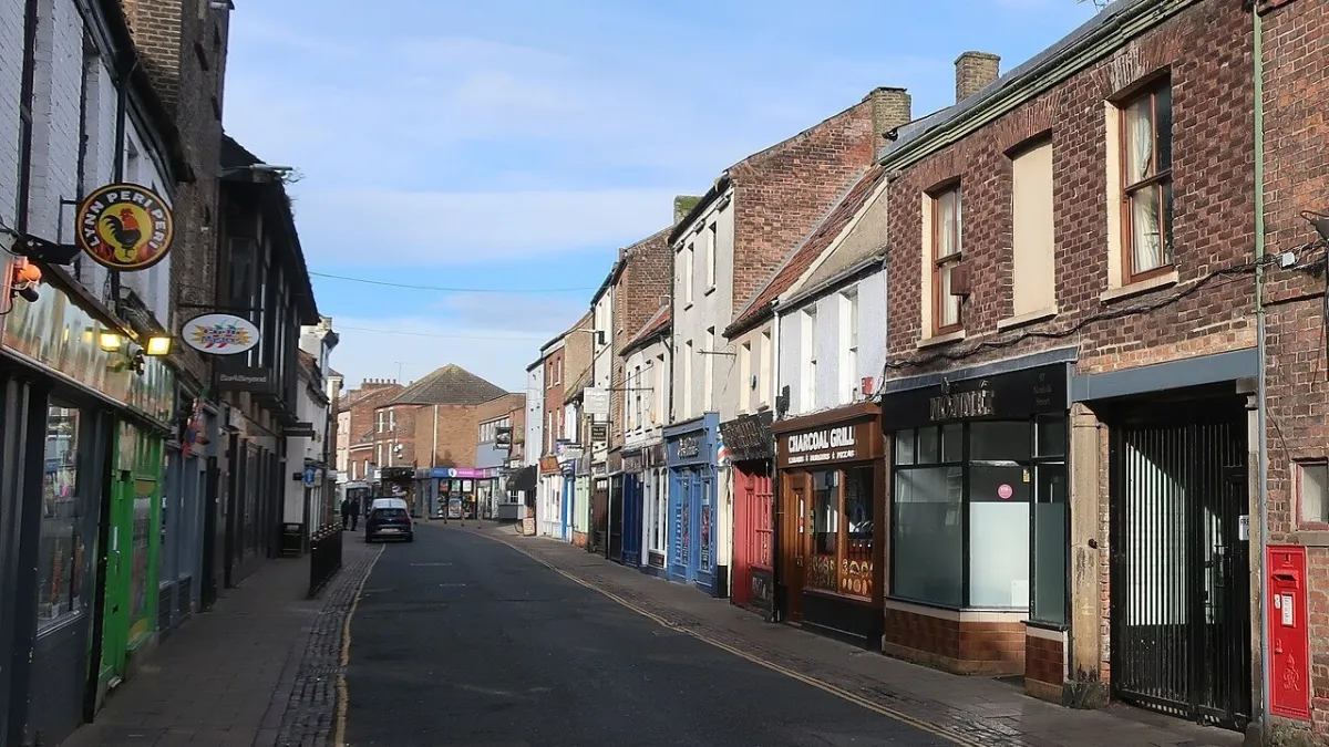 Norfolk Street in King's Lynn. Photograph by Hugh Venables, CC BY-SA 2.0.