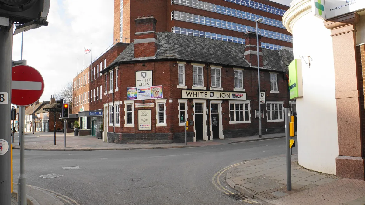 Marmion House, Tamworth Borough Council's offices, behind the White Lion. Photograph by Bill Boaden, CC BY-SA 2.0.