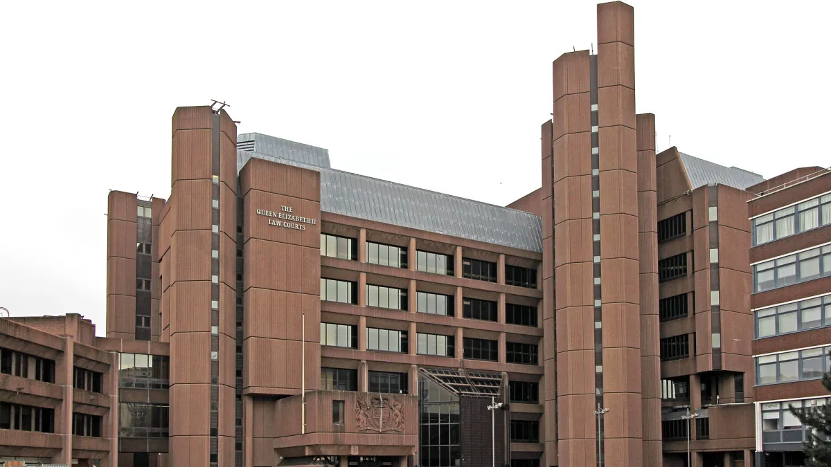 The Queen Elizabeth II Law Courts in Derby Square, Liverpool. Photograph by Rodhullandemu, CC BY-SA 4.0.
