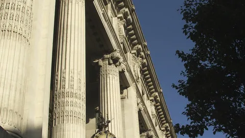 Selfridges frontage on Oxford Street. Photograph by Christine Matthews, CC BY-SA 2.0.