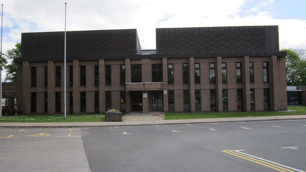 Wrexham Law Courts, where the magistrates' court sits. Photograph by Rept0n1x, CC BY-SA 3.0.