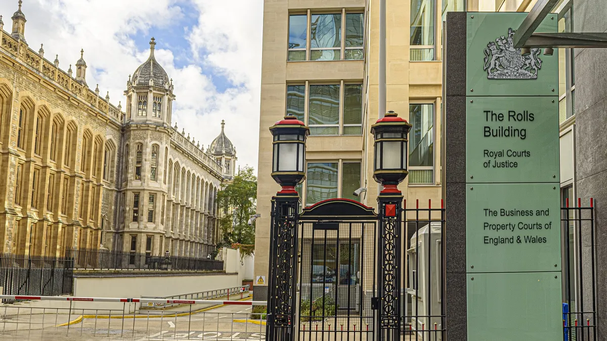 The Rolls Building on Fetter Lane, where the Commercial Court sits. Photograph by Roger Green, CC BY-SA 4.0.